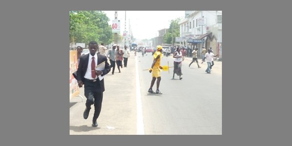 Image:Répression sanglante des manifestants : des miliciens en renfort aux forces de l'ordre